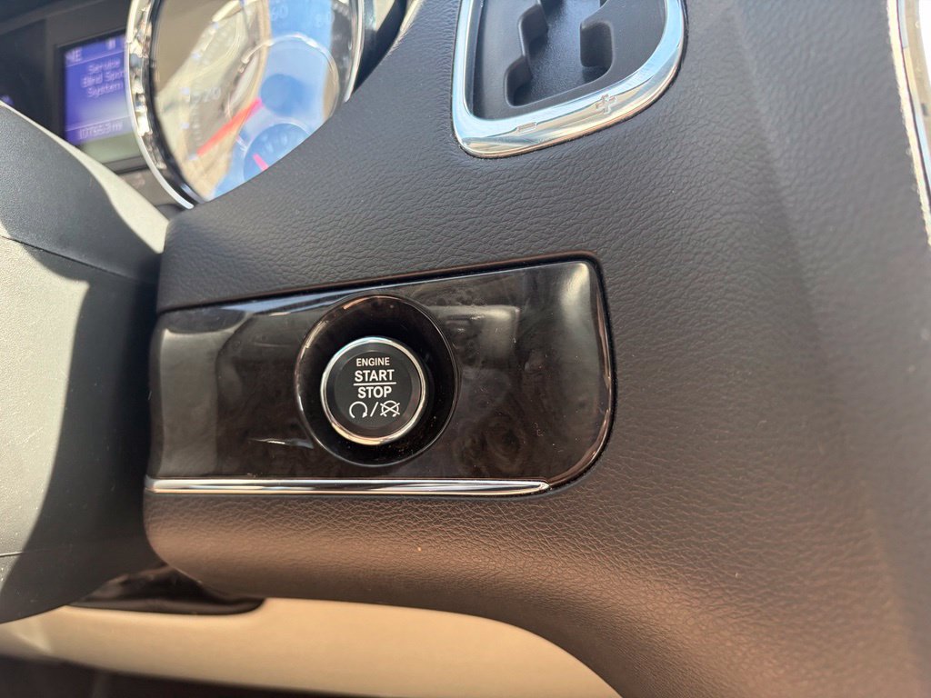 Used 2016 Chrysler Town & Country Touring-L w/ Driver Convenience Group FWD image 13