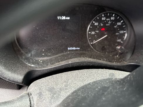 Used 2022 Nissan Kicks SV FWD image 3