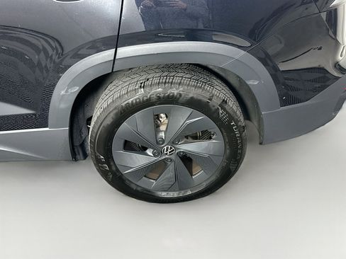 Used 2025 Volkswagen Taos S image 11