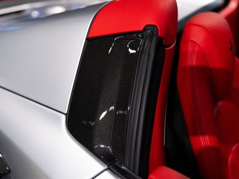 Used 2018 Ferrari 488 Spider RWD image 10