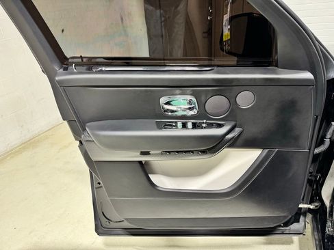 Used 2023 Rolls-Royce Cullinan Black Badge w/ Dark Exterior Package image 18