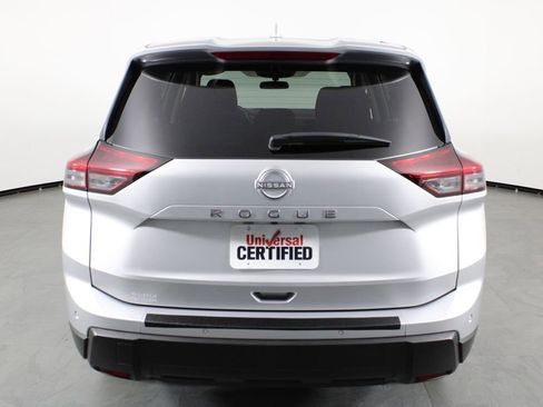 Certified 2025 Nissan Rogue SV image 11