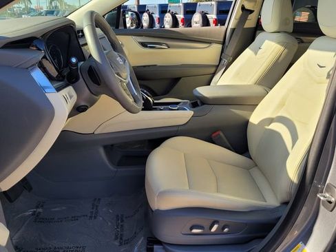 Used 2021 Cadillac XT5 Premium Luxury image 12