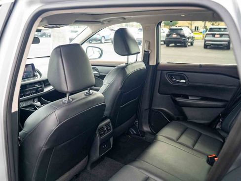 Used 2023 Nissan Rogue SV w/ SV Premium B Package FWD image 23