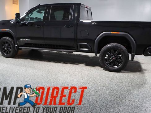 Used 2024 GMC Sierra 2500 AT4 w/ AT4 Premium Plus Package AWD/4WD image 10