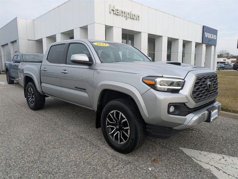 Used 2023 Toyota Tacoma TRD Sport image 2