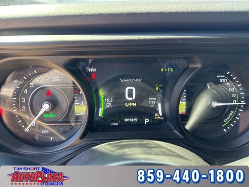 Used 2025 Jeep Wrangler Unlimited Sahara AWD/4WD image 18