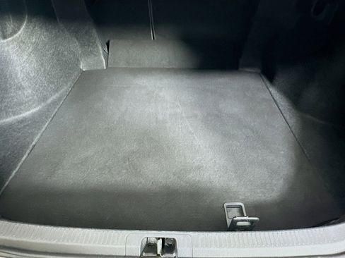 Used 2018 Toyota Camry SE w/ Moonroof Package image 28