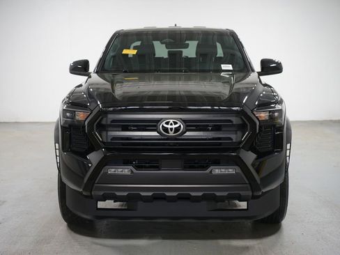 Certified 2025 Toyota Tacoma SR5 image 2