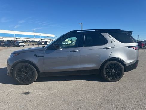 Used 2025 Land Rover Discovery Dynamic SE image 2