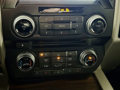 Used 2016 Ford F150 Lariat w/ Equipment Group 502A Luxury image 16