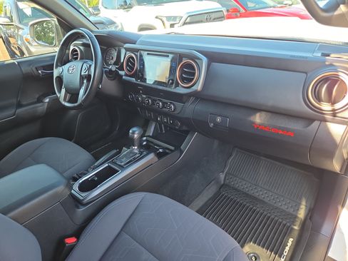 Certified 2019 Toyota Tacoma TRD Sport AWD/4WD image 18
