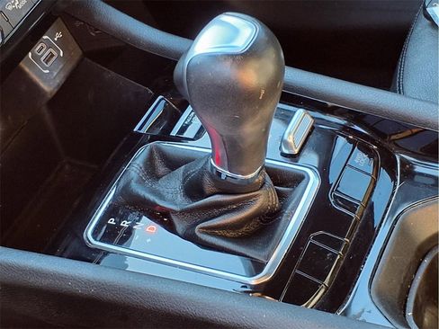 Used 2023 Jeep Compass Limited image 8