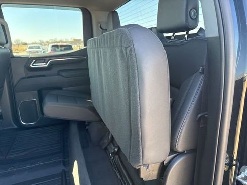 Used 2023 GMC Sierra 1500 SLT image 42