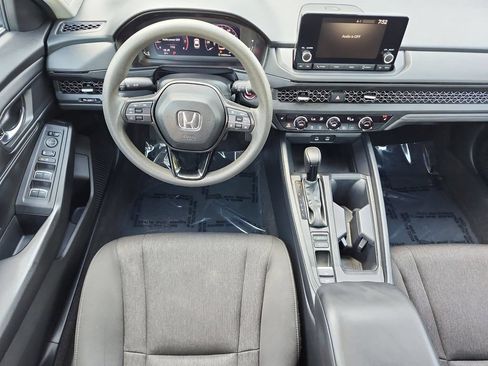 Certified 2023 Honda Accord EX image 17
