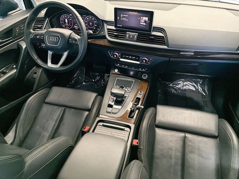 Used 2019 Audi Q5 2.0T Premium Plus w/ Premium Plus Package AWD/4WD image 12
