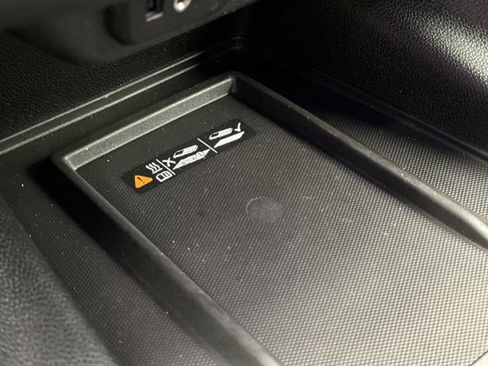 Used 2023 Chevrolet Traverse LT image 16