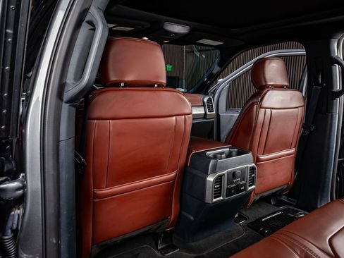 Used 2022 Ford F450 Platinum w/ FX4 Off-Road Package image 34