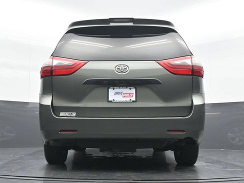 Used 2020 Toyota Sienna L FWD image 20