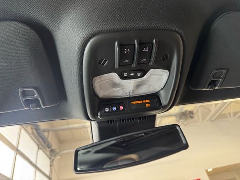 Used 2024 GMC Canyon AT4 w/ AT4 Premium Package image 22