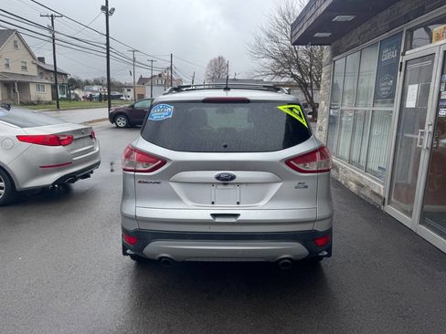 Used 2014 Ford Escape SE w/ Equipment Group 201A image 4