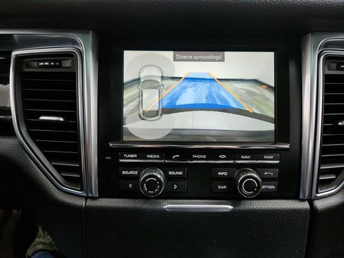 Used 2015 Porsche Macan S image 20