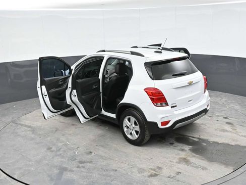 Used 2019 Chevrolet Trax LT w/ LT Convenience Package FWD image 51