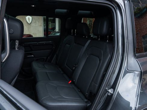 Used 2025 Land Rover Defender 110 X image 15