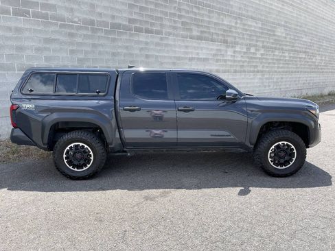 Used 2024 Toyota Tacoma TRD Off-Road w/ TRD Off Road Upgrade Package AWD/4WD image 3