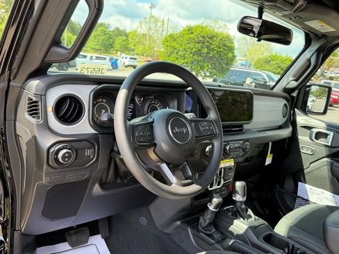 New 2026 Jeep Gladiator Sport AWD/4WD image 15
