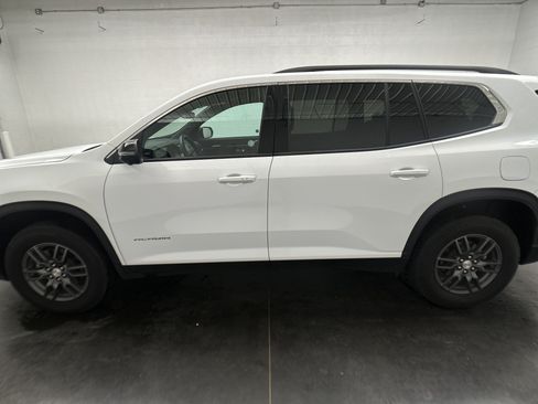 Used 2025 GMC Acadia Elevation FWD image 6