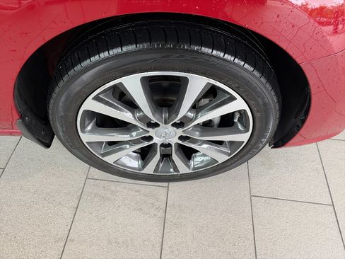 Used 2020 Hyundai Elantra GT FWD image 11