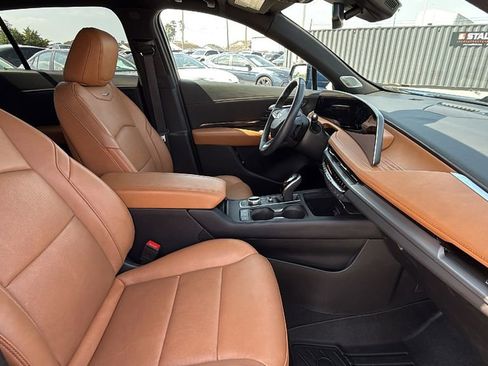 Used 2024 Cadillac XT4 Premium Luxury FWD image 31