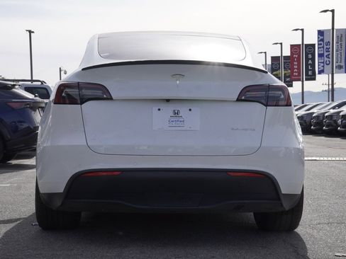 Used 2022 Tesla Model Y Performance image 5
