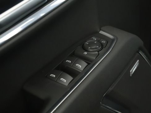 Used 2025 Chevrolet Silverado 1500 LT Trail Boss w/ Convenience Package II AWD/4WD image 7