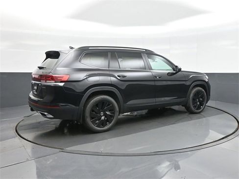 New 2026 Volkswagen Atlas SE image 7