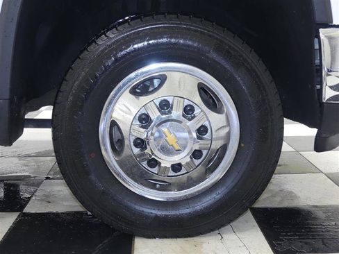 Used 2025 Chevrolet Silverado 3500 LT image 34