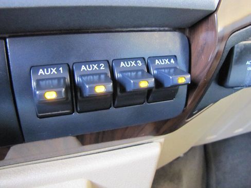 Used 2015 Ford F250 Lariat w/ Lariat Ultimate Package image 48