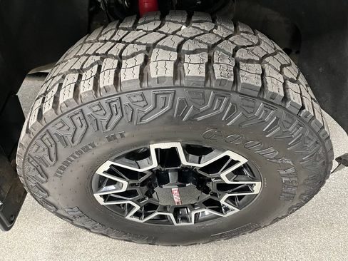 Used 2024 GMC Sierra 3500 AT4 w/ AT4 Premium Plus Package AWD/4WD image 18