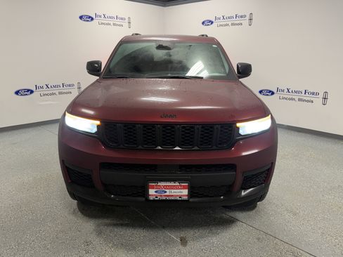 Used 2024 Jeep Grand Cherokee L Altitude image 2