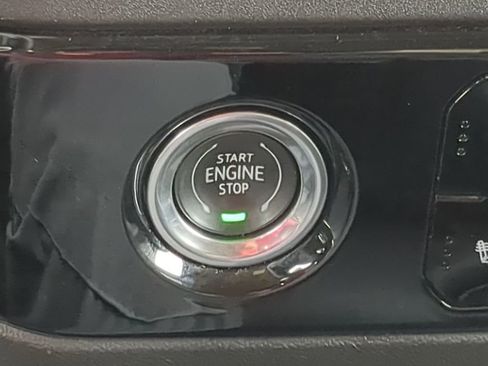 Used 2024 GMC Sierra 1500 SLT image 17