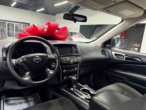 Used 2020 Nissan Pathfinder S AWD/4WD image 25