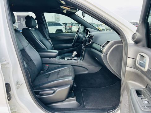 Used 2021 Jeep Grand Cherokee Laredo X image 30