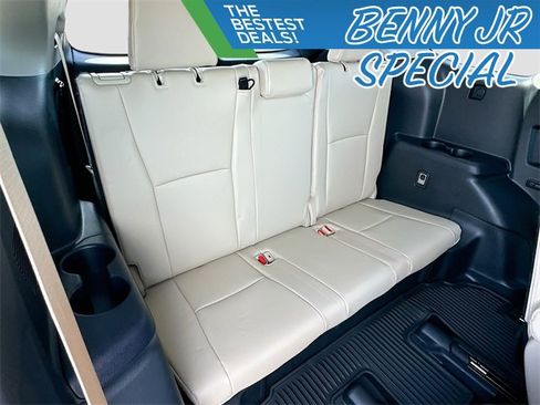 Used 2023 Toyota Highlander XLE image 27
