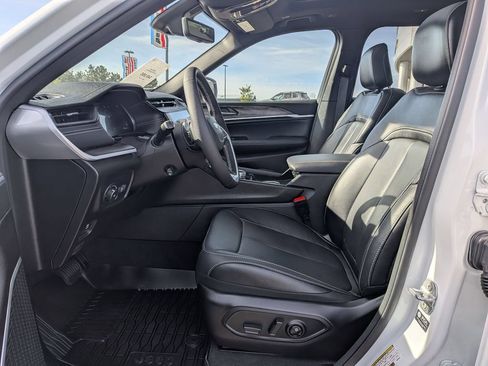 Used 2026 Jeep Grand Cherokee L Limited AWD/4WD image 18
