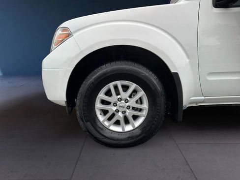 Used 2018 Nissan Frontier SV AWD/4WD image 8