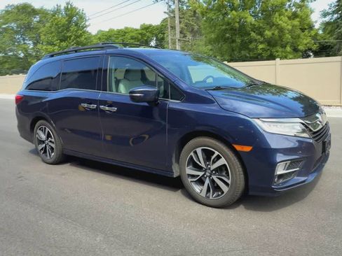 Used 2018 Honda Odyssey Elite image 2