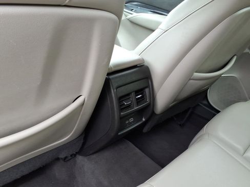 Used 2019 Cadillac XT4 Luxury FWD image 7