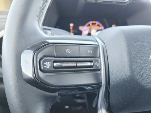 Used 2023 Chevrolet Colorado LT w/ LT Convenience Package II image 21