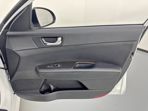 Used 2019 Kia Optima EX image 40
